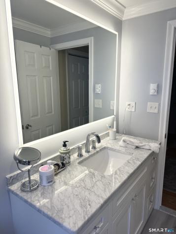 20 Harbour Village Branford CT 06405