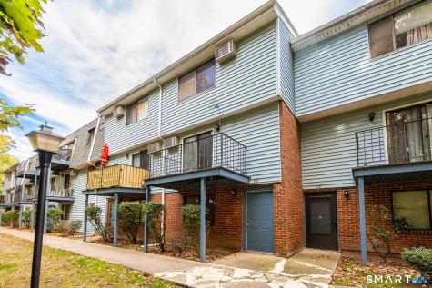 518 Blackstone Village Meriden CT 06450