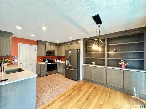 36 Primrose Lane Suffield CT 06078
