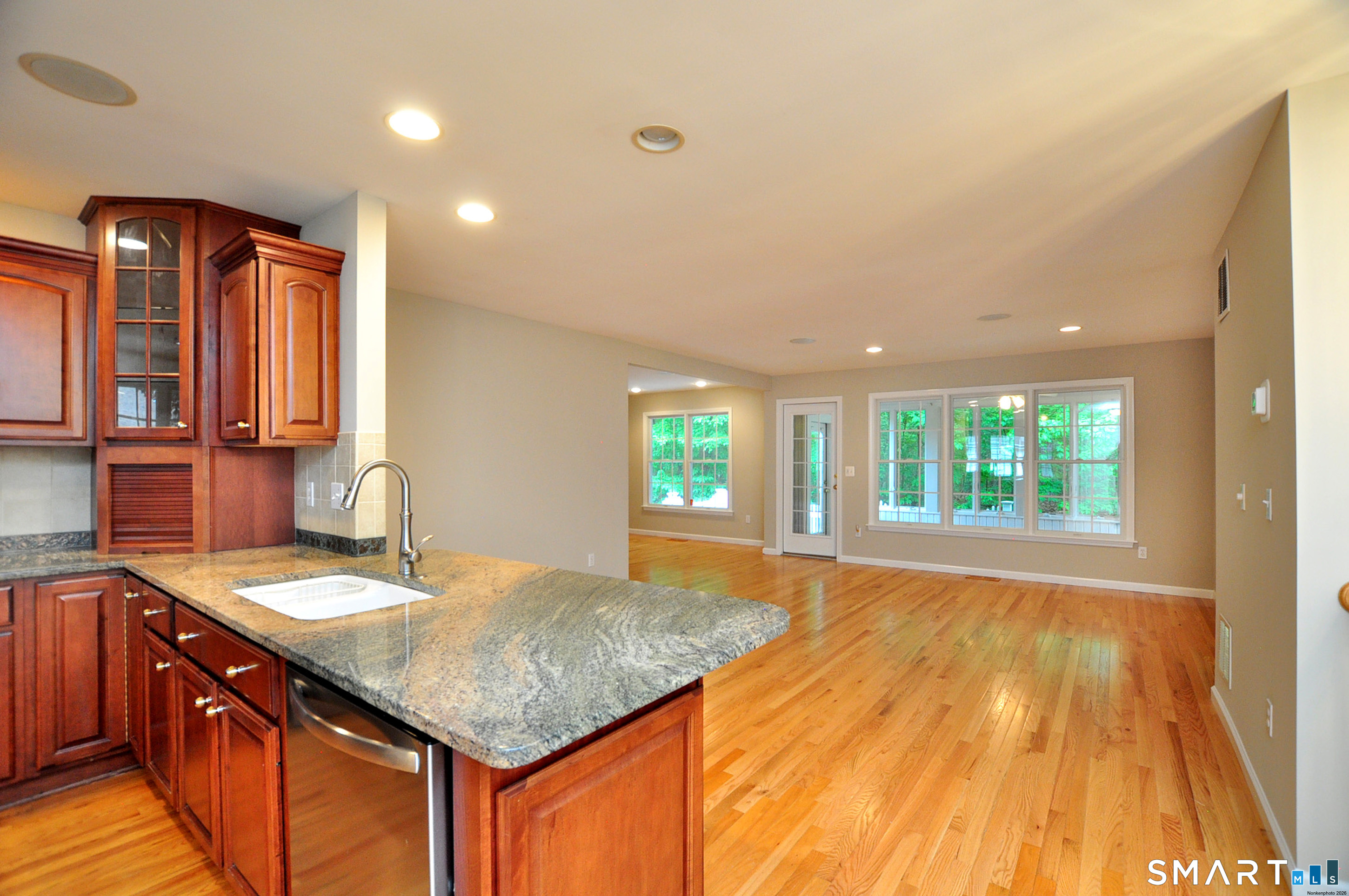 127 Kings Way Windsor CT 06095