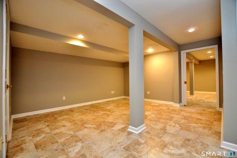 127 Kings Way Windsor CT 06095