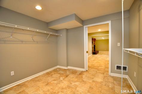 127 Kings Way Windsor CT 06095