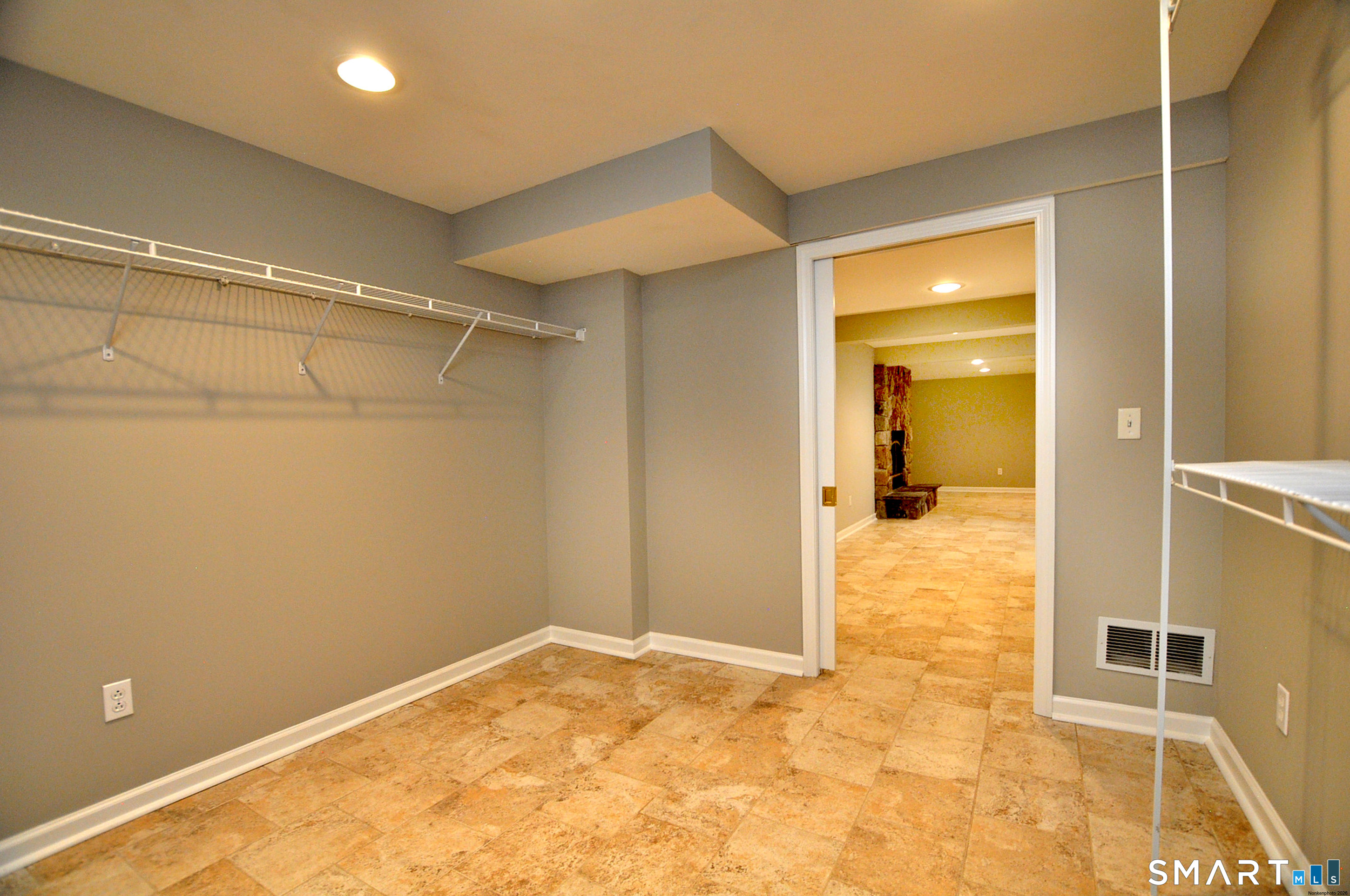 127 Kings Way Windsor CT 06095