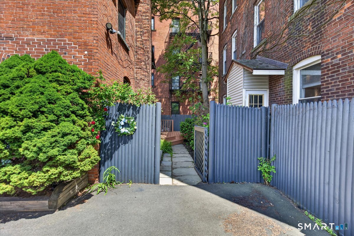 7 Wooster Place New Haven CT 06511