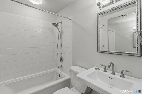 2 Gillette Court Simsbury CT 06070