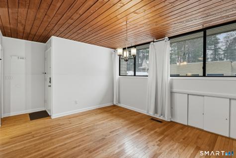 2 Gillette Court Simsbury CT 06070