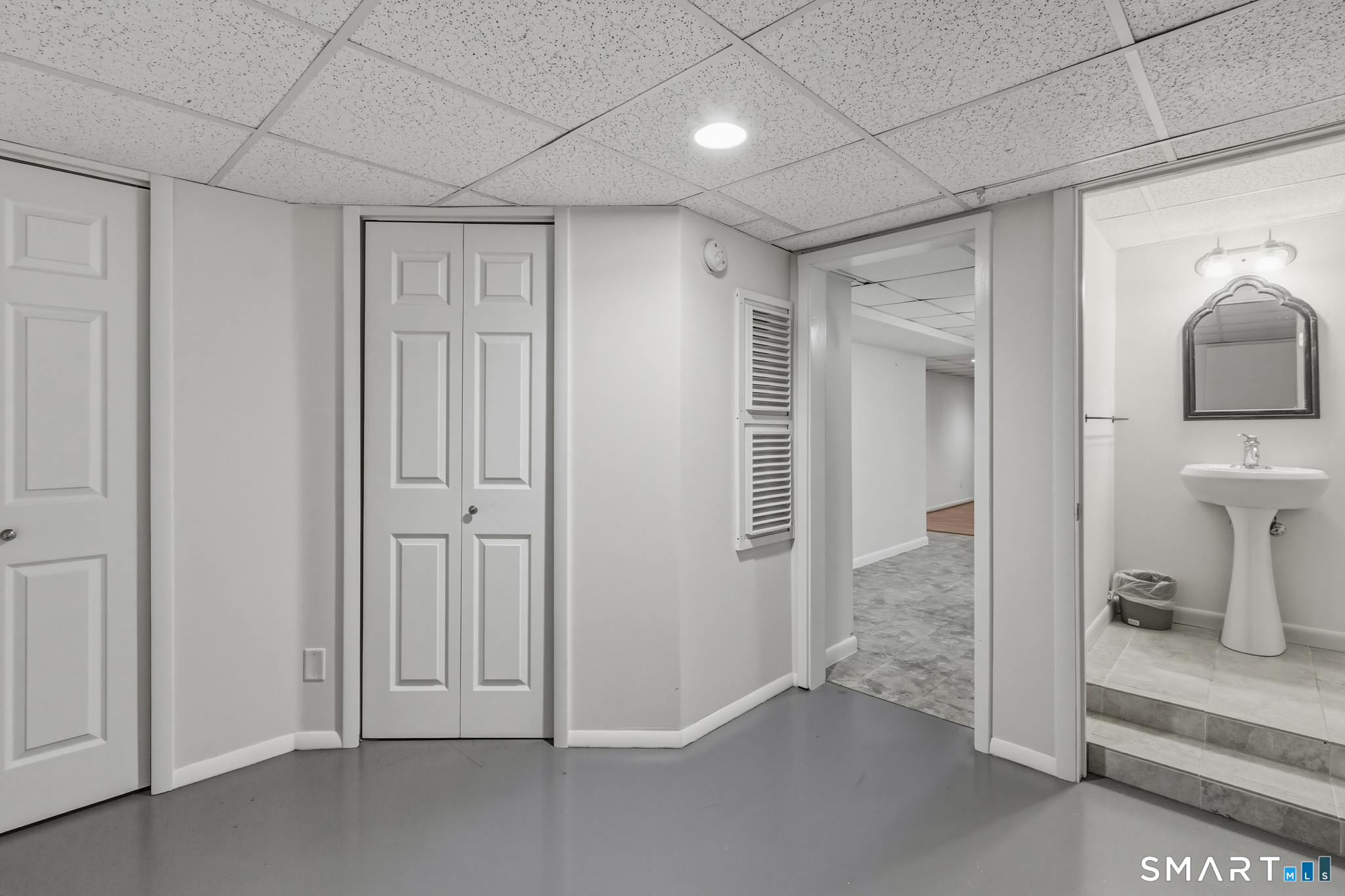 2 Gillette Court Simsbury CT 06070