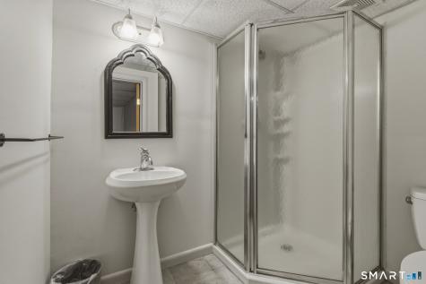 2 Gillette Court Simsbury CT 06070