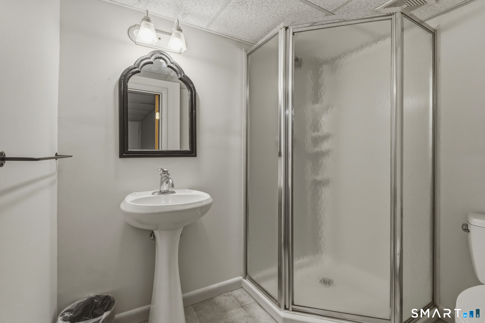 2 Gillette Court Simsbury CT 06070