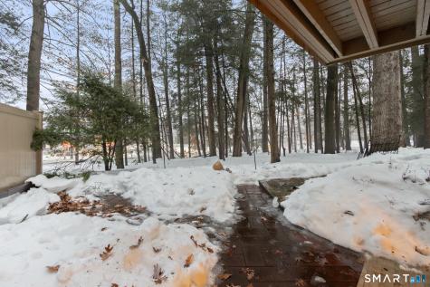 2 Gillette Court Simsbury CT 06070