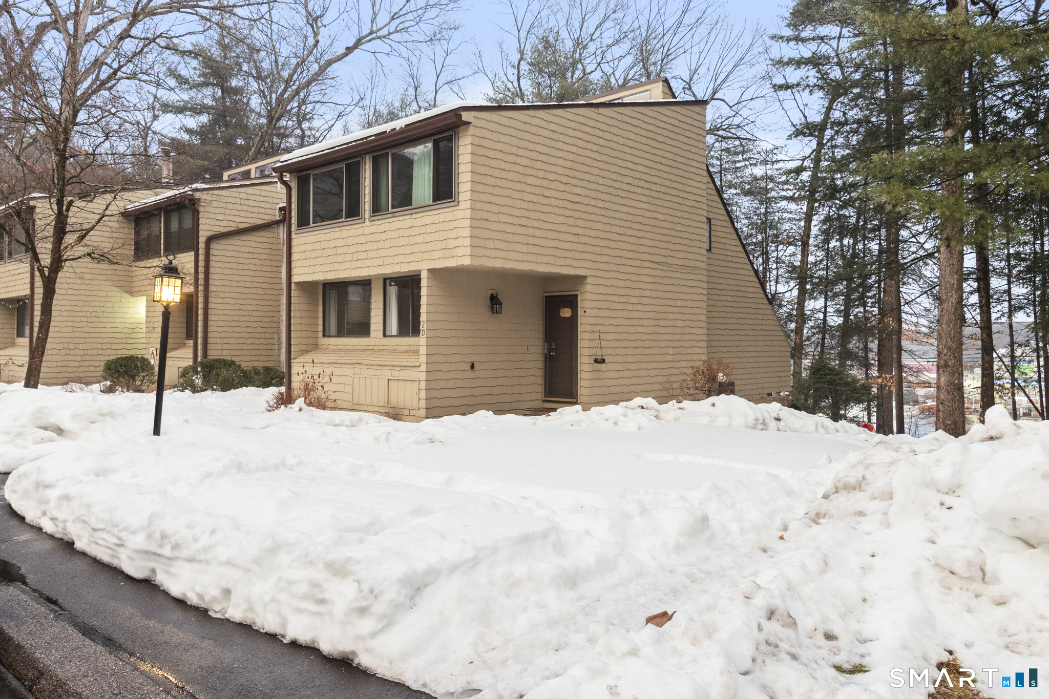2 Gillette Court Simsbury CT 06070