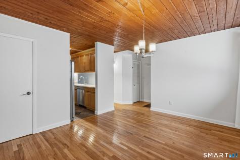 2 Gillette Court Simsbury CT 06070