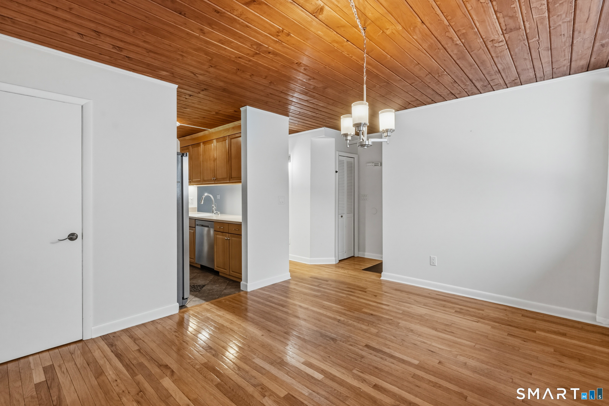 2 Gillette Court Simsbury CT 06070