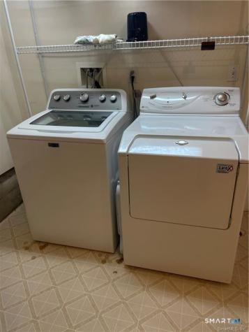 11 Mannions Lane Danbury CT 06810