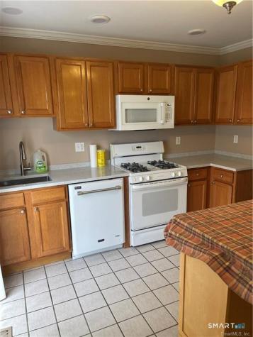 11 Mannions Lane Danbury CT 06810