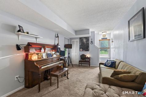 105 Peddlars Drive Branford CT 06405