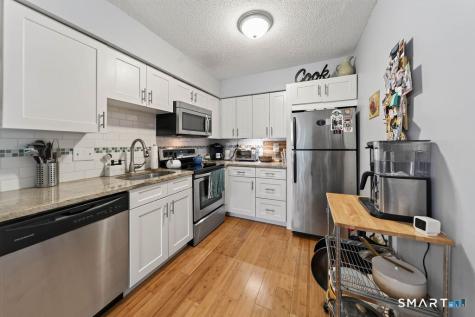 105 Peddlars Drive Branford CT 06405