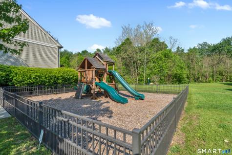 6 Glen Ridge Court New Milford CT 06776