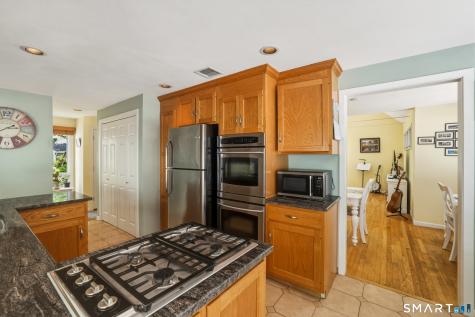 20 Centre Village Drive Madison CT 06443