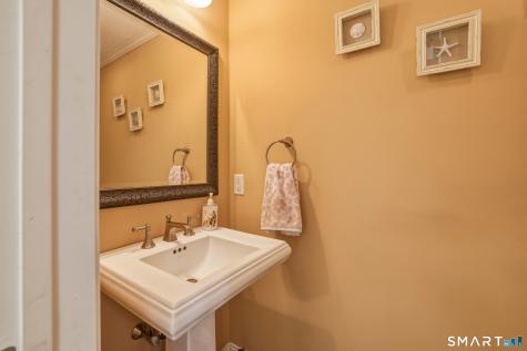 20 Centre Village Drive Madison CT 06443
