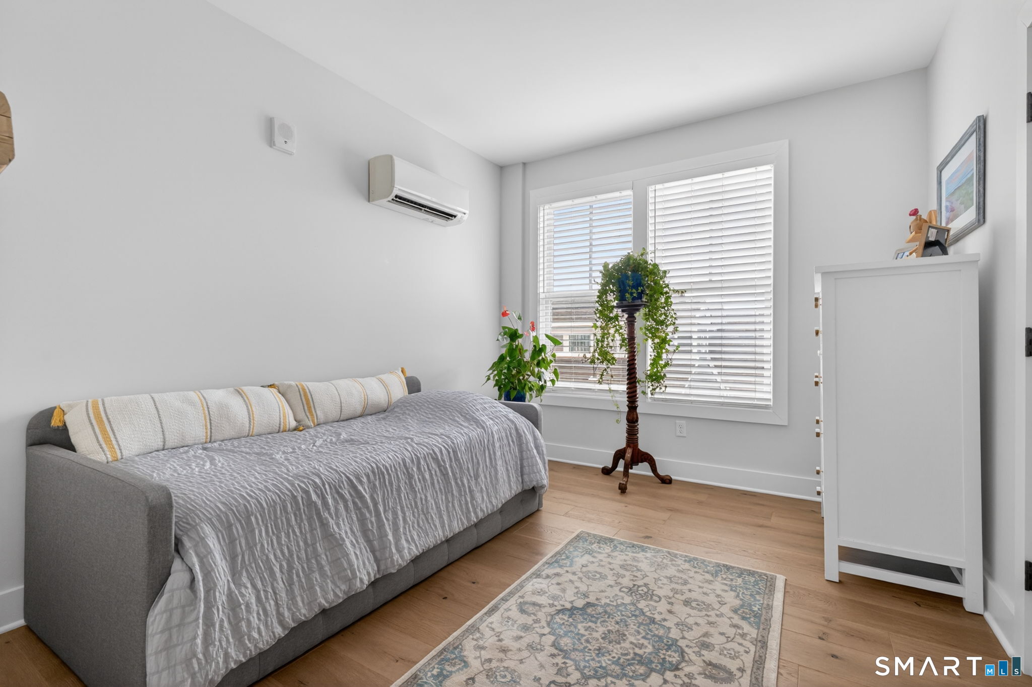 185 Main Street East Lyme CT 06357