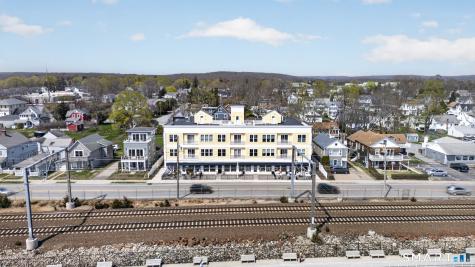 185 Main Street East Lyme CT 06357