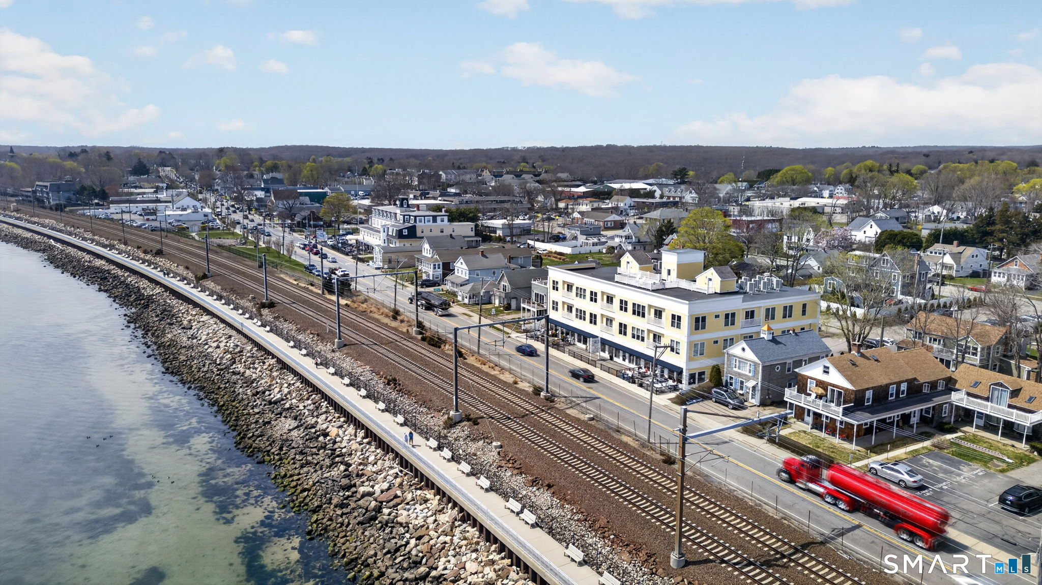 185 Main Street East Lyme CT 06357