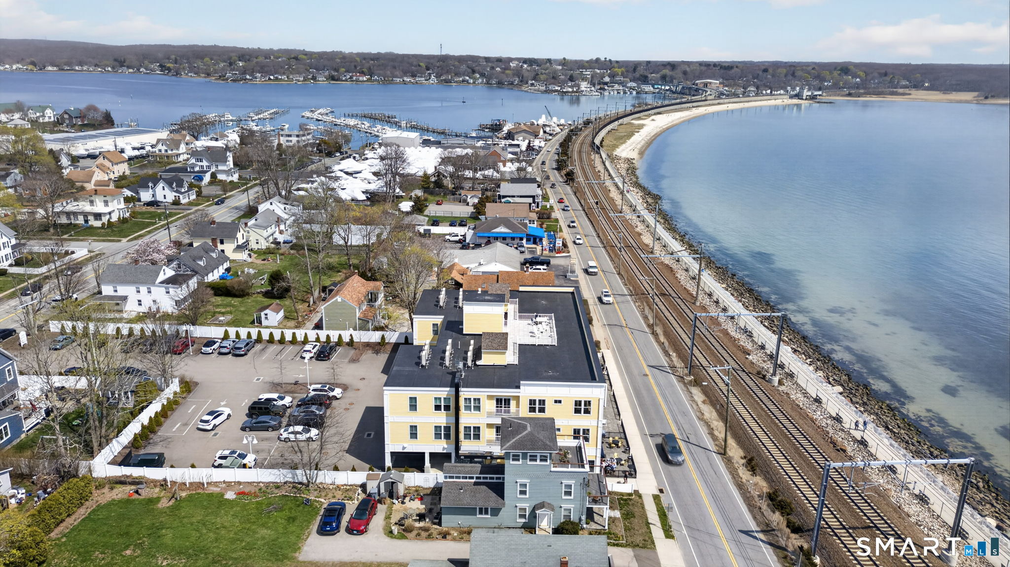 185 Main Street East Lyme CT 06357