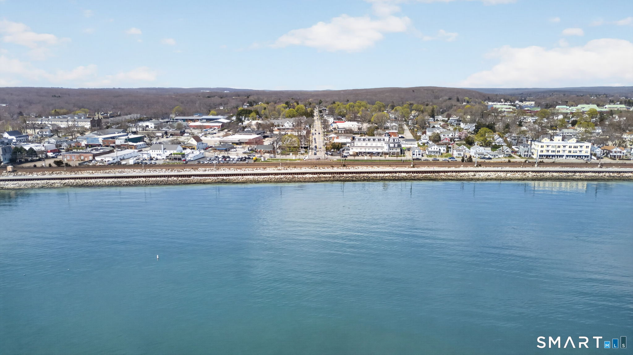 185 Main Street East Lyme CT 06357