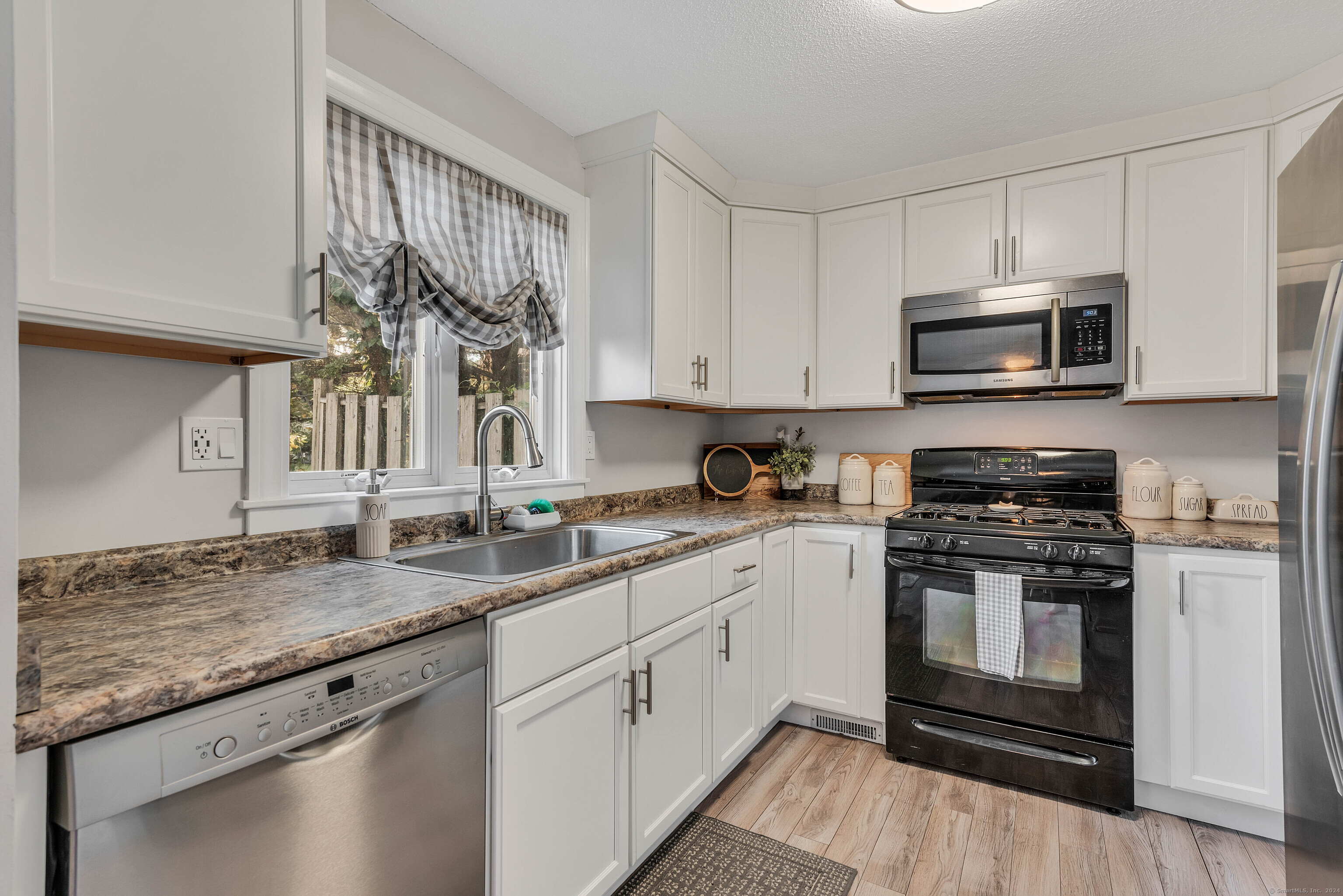 485 Dowd Avenue Canton CT 06019
