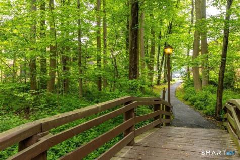 330 Foxwood Lane Milford CT 06461