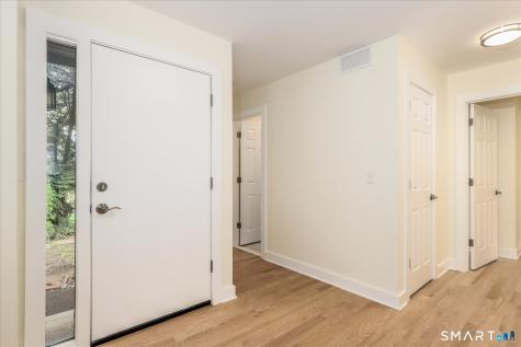 476 Commanche Lane Stratford CT 06614