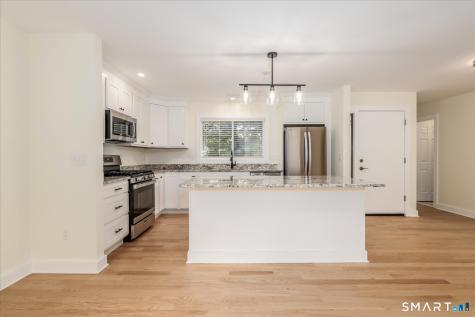476 Commanche Lane Stratford CT 06614