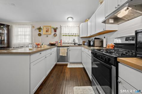 10 Linden Court Bloomfield CT 06002
