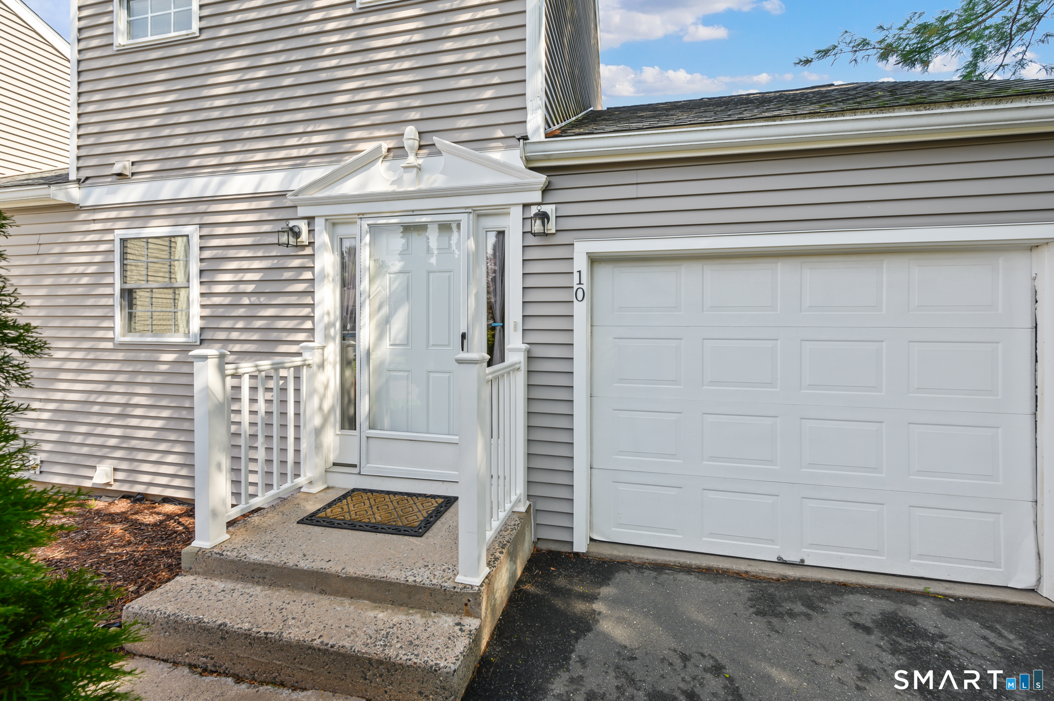 10 Linden Court Bloomfield CT 06002