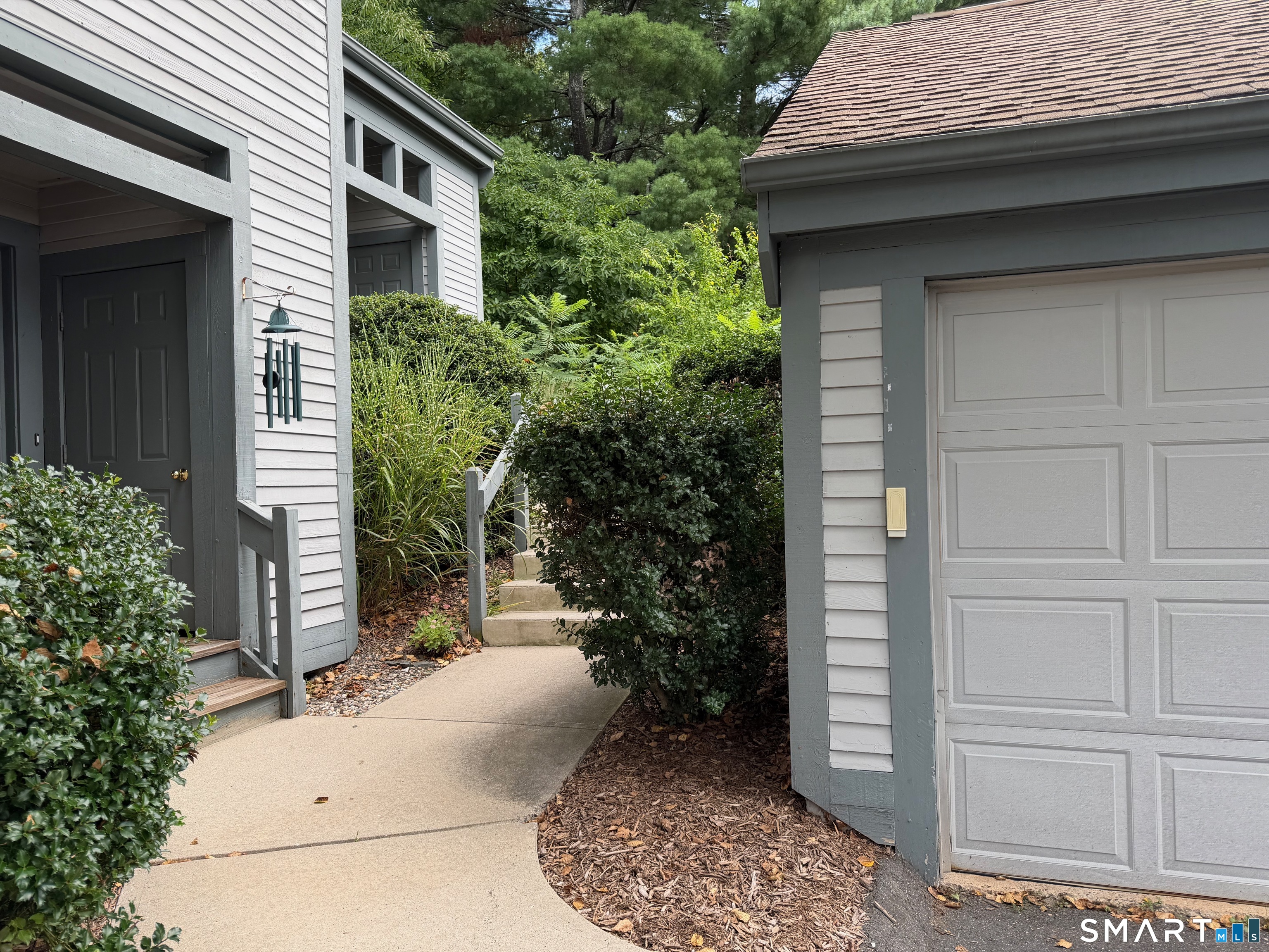 4 Sweetbriar Lane Avon CT 06001