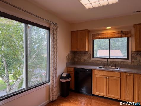 4 Sweetbriar Lane Avon CT 06001