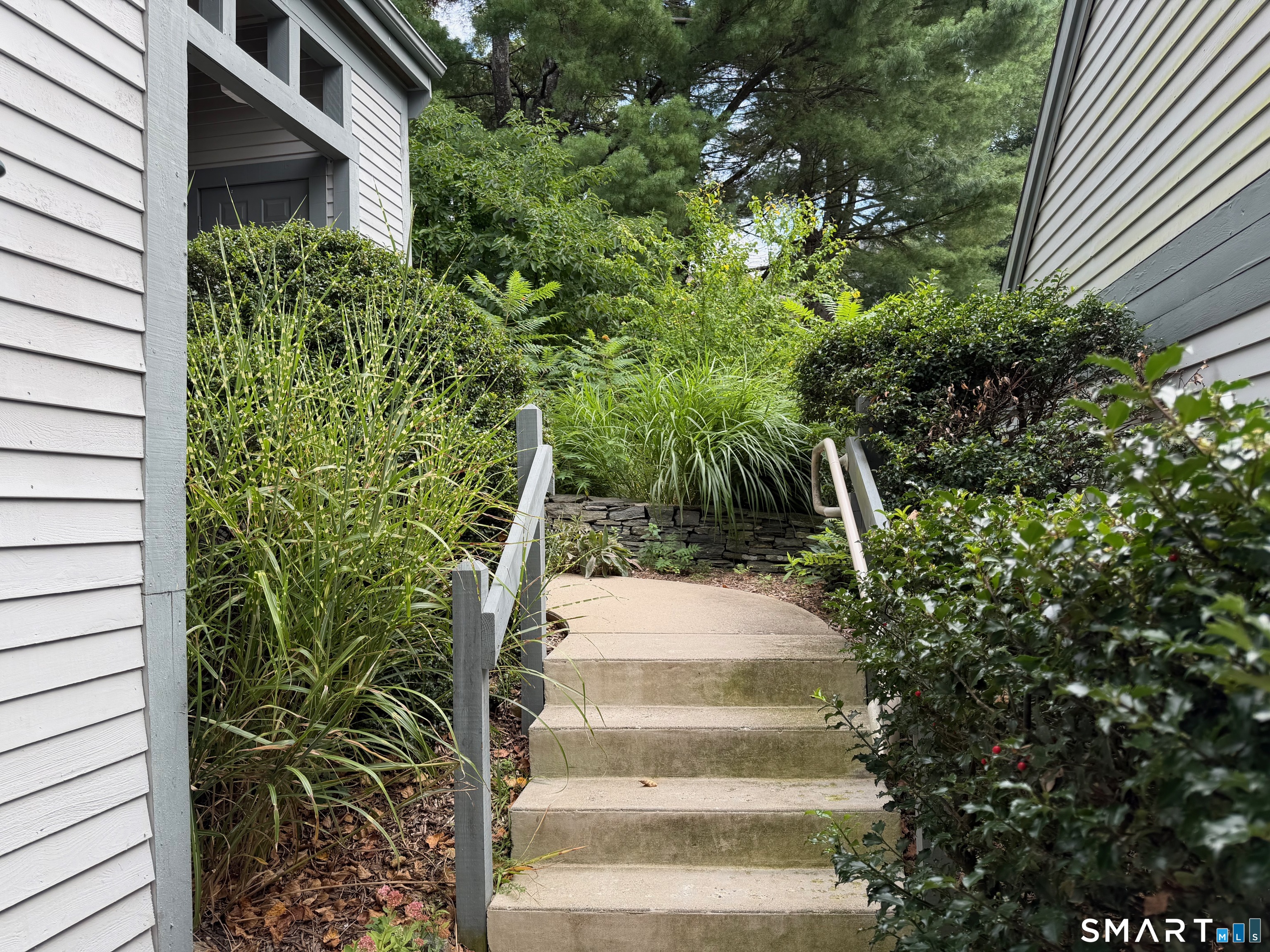 4 Sweetbriar Lane Avon CT 06001