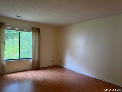 4 Sweetbriar Lane Avon CT 06001