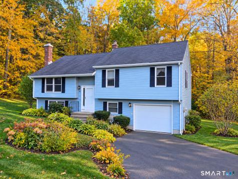 40 Valley View Court Hamden CT 06518