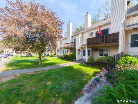 8 Rose Lane Danbury CT 06811