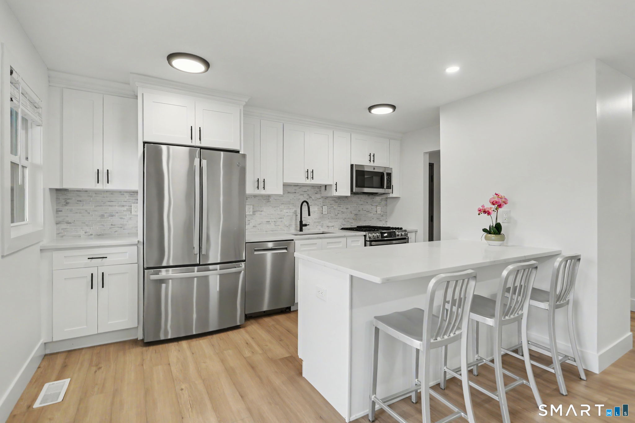 79 E Broadway Milford CT 06460