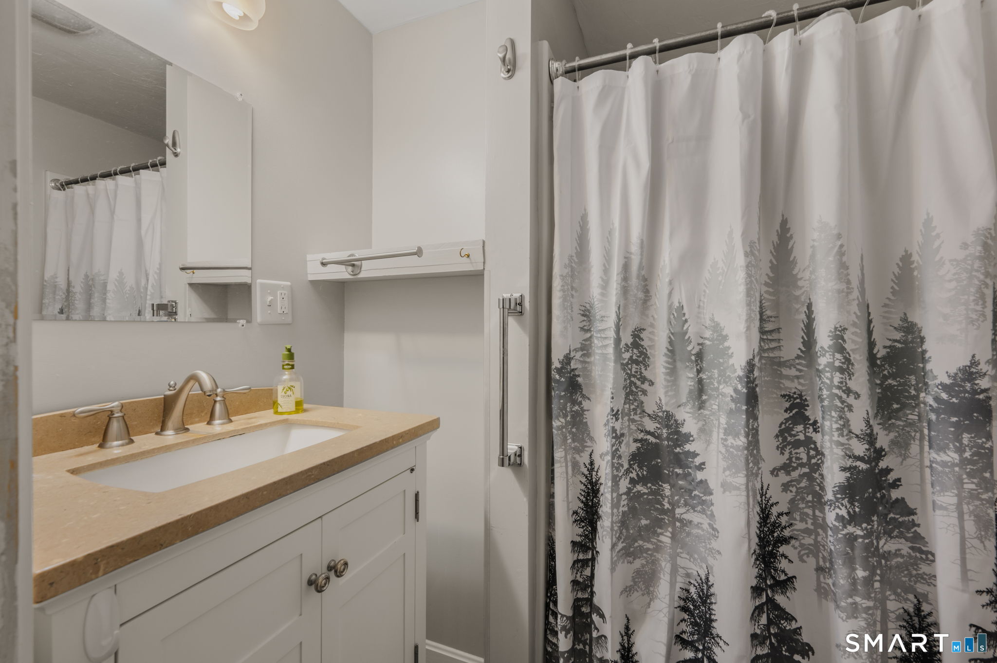 17 Lakeside Drive Ledyard CT 06339
