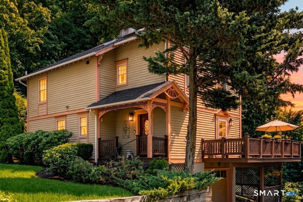 23 Blue Mountain Ridge Norwalk CT 06851
