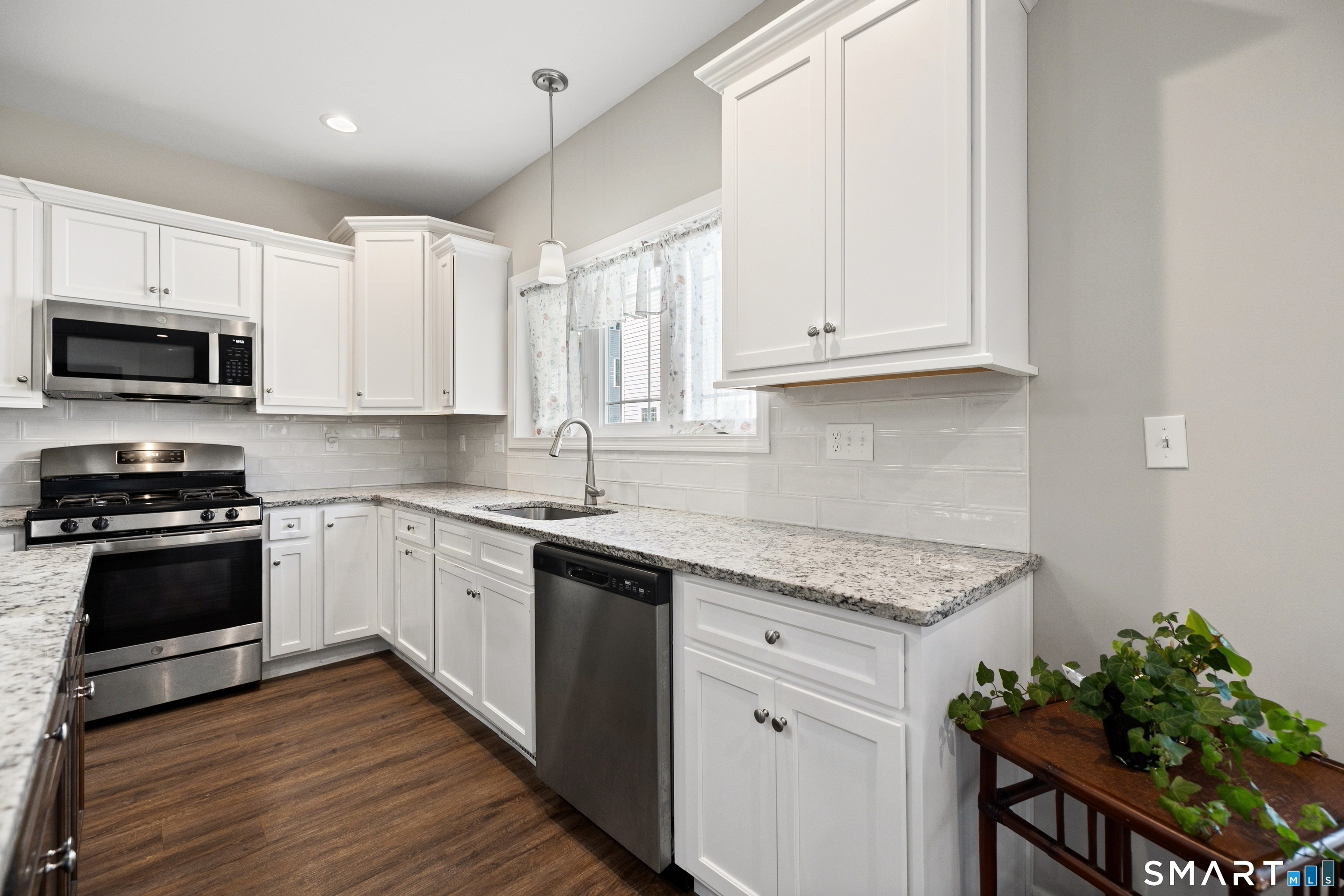 1 Newbury Court North Haven CT 06473