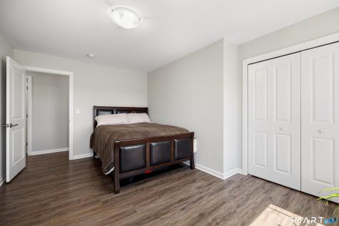1 Newbury Court North Haven CT 06473
