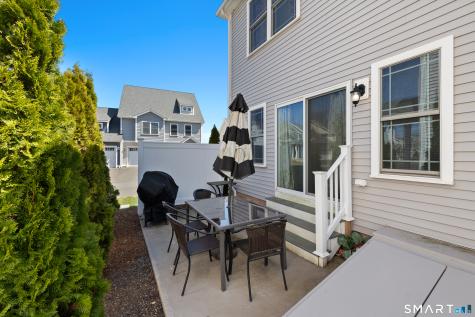 1 Newbury Court North Haven CT 06473