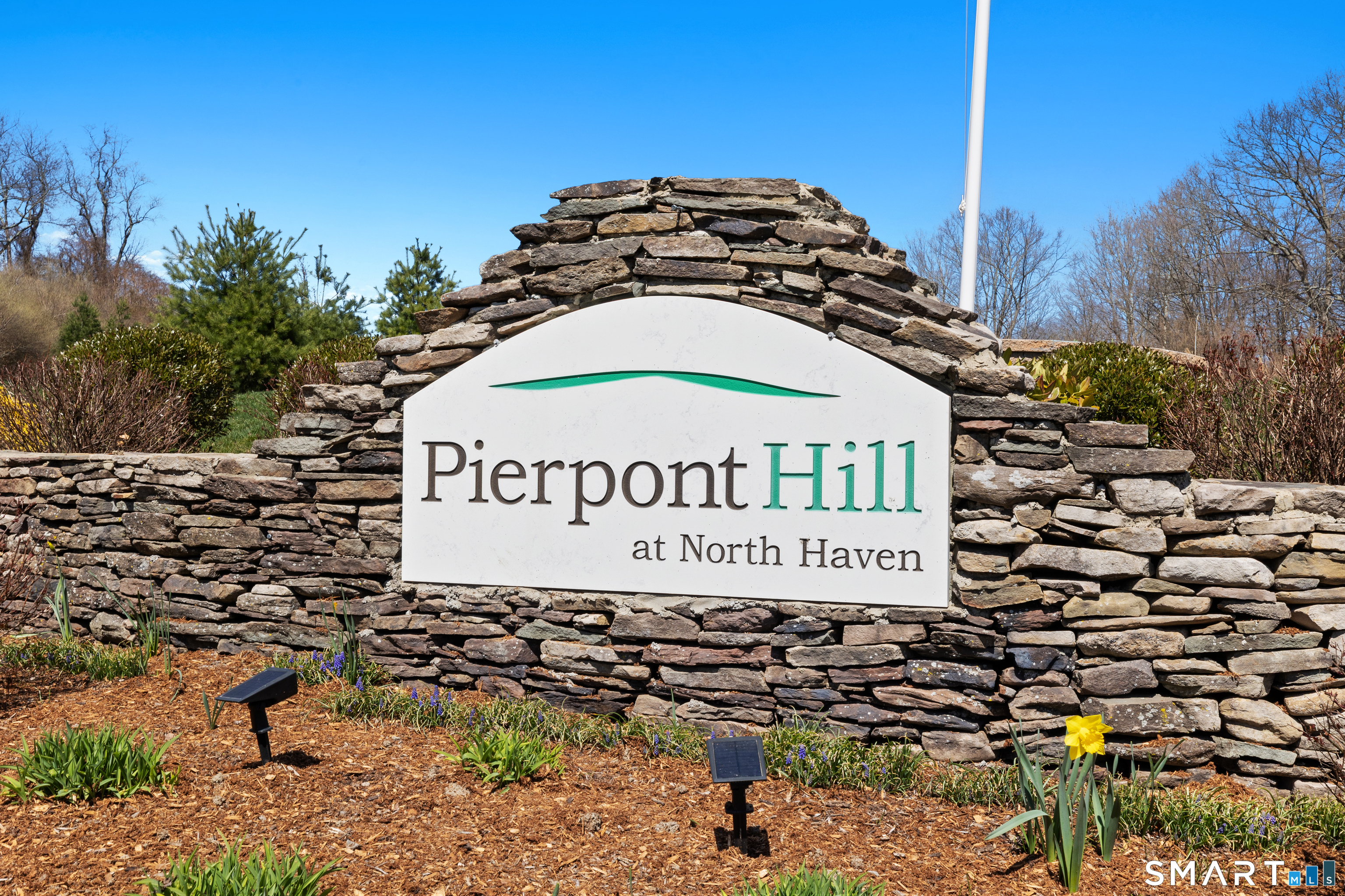 1 Newbury Court North Haven CT 06473