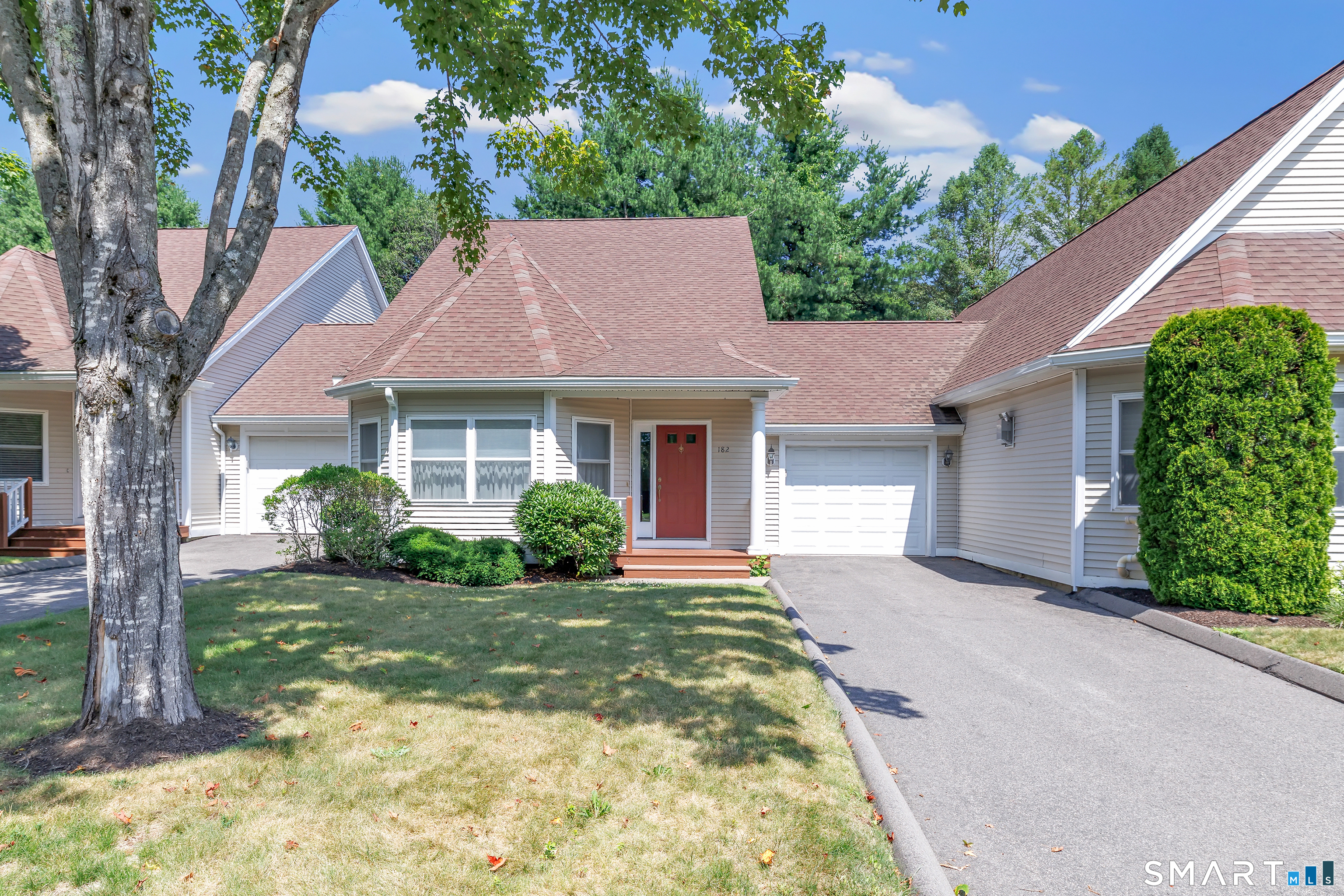 182 Summerfield Gardens Shelton CT 06484