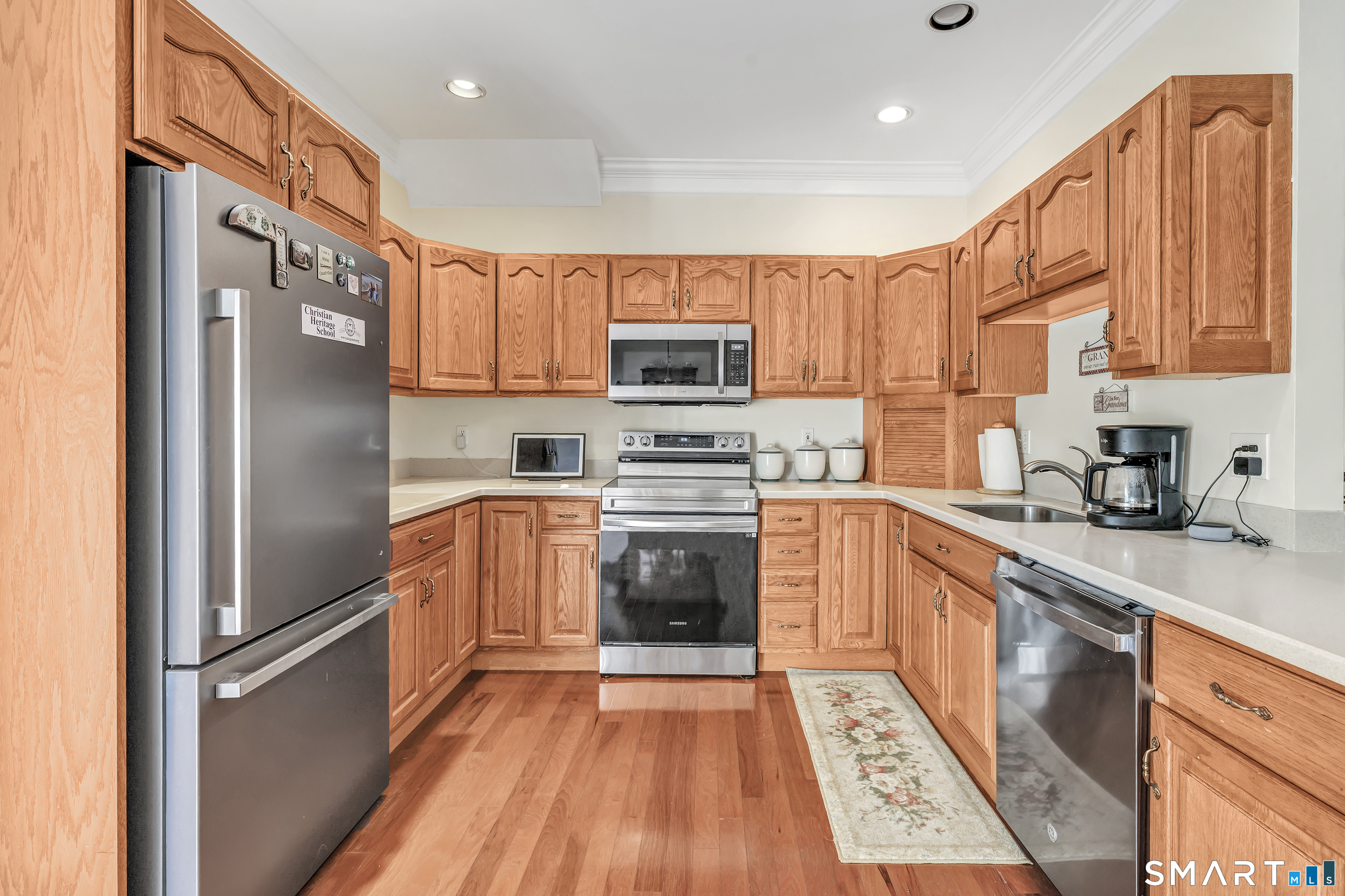 182 Summerfield Gardens Shelton CT 06484